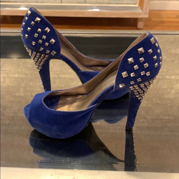 Velvet blue heels with silver studs - Picture 4 of 7